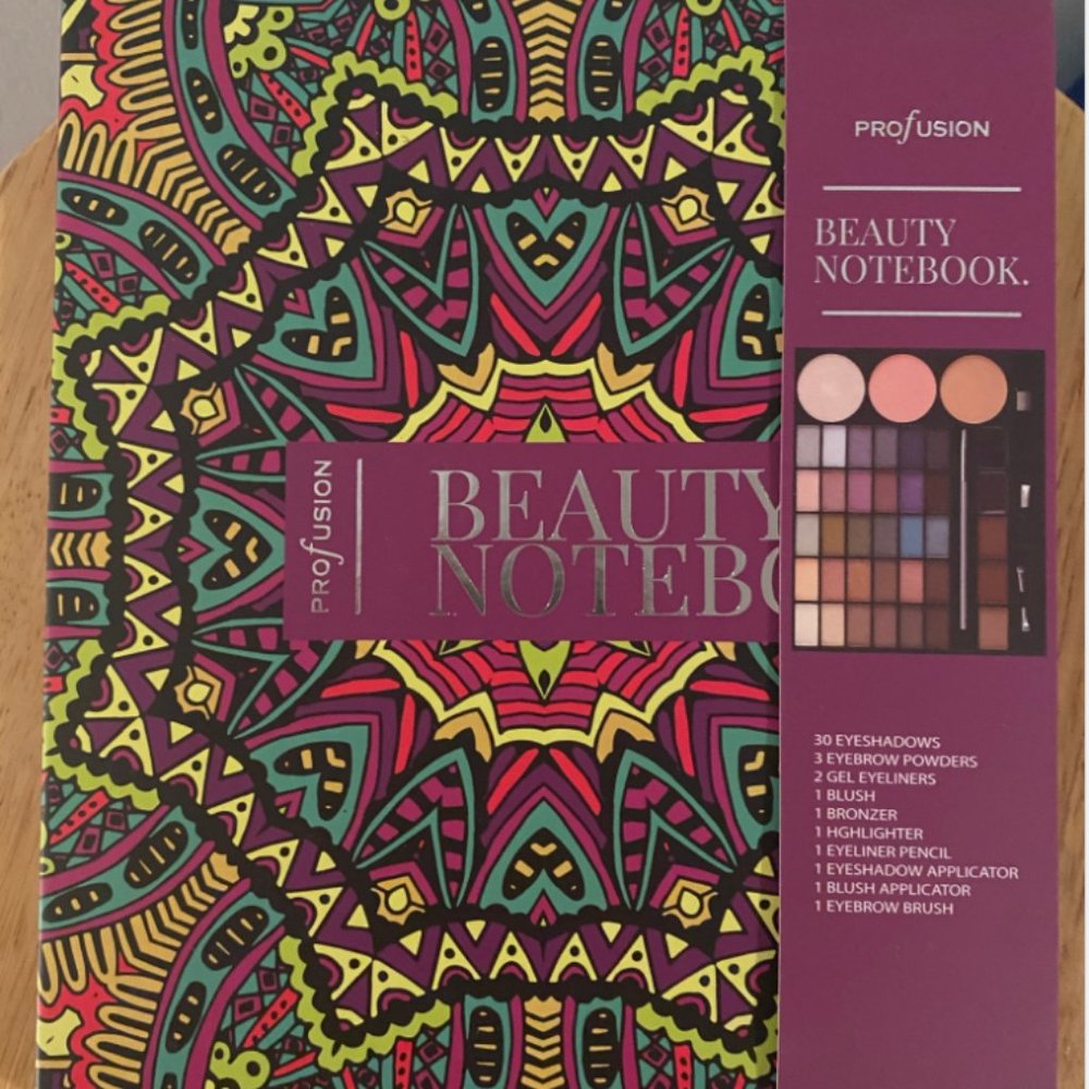 Brand New Beauty Notebook Kit